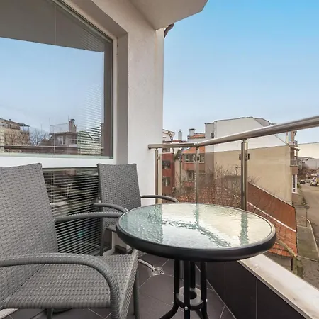 Ruby Apartments - 2Br & Parking