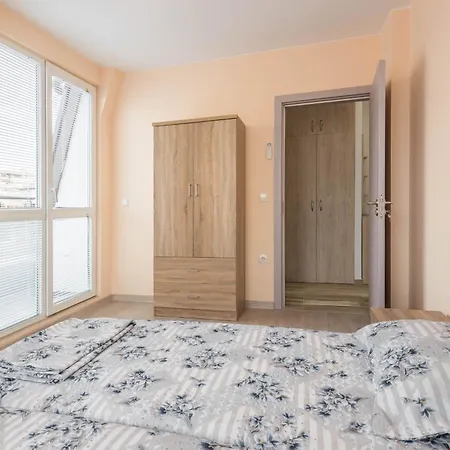 Maxy - 2bedroom & Parking * וארנה