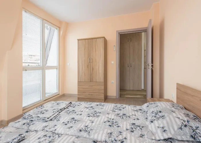 Maxy - 2bedroom & Parking * Варна