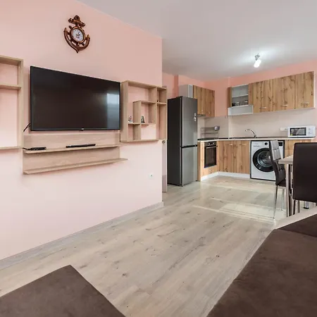 Maxy - 2br & Parking Апартаменти *
