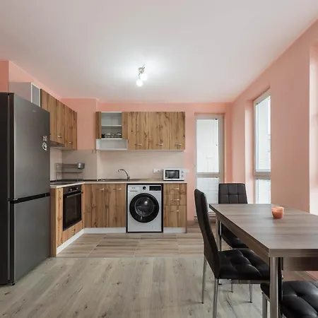 Апартамент Maxy - 2bedroom & Parking *