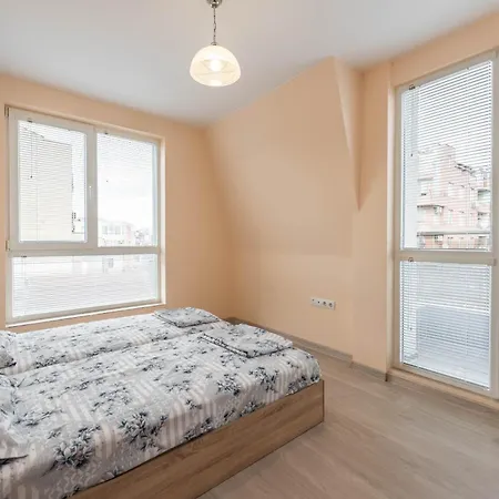 Ruby Apartments - 2Br & Parking *