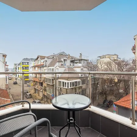 Apartment Maxy - 2bedroom & Parking Varna
